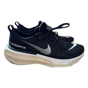 Mike Invincible 3 runner size 11